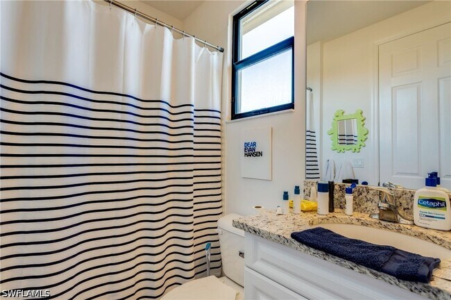 Building Photo - 13755 Luna Dr