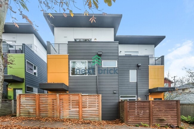 Primary Photo - A beautiful 3 bed and 2 bathroom house for rent