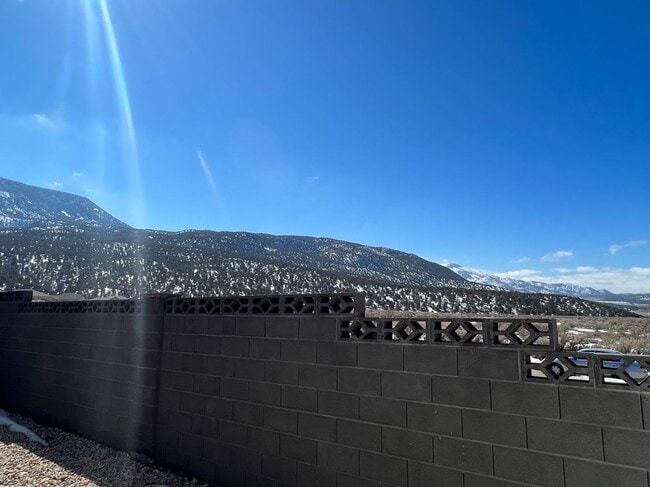 Building Photo - 1511 W Pyrite Ln