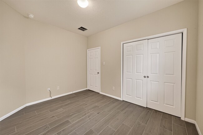 Building Photo - 3327 Fairmont Hills Ln