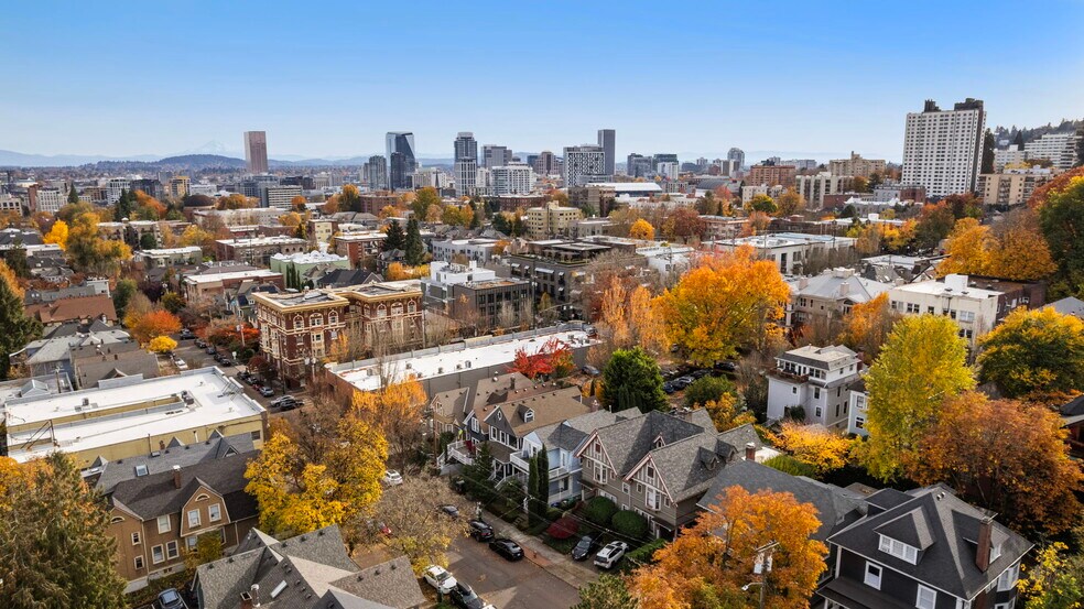 Building Photo - 2338 NW Hoyt St