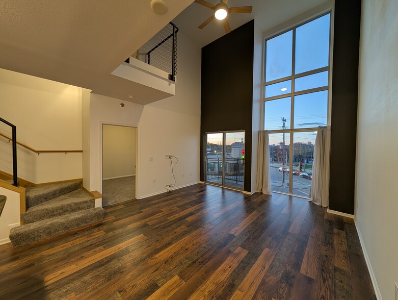 Building Photo - 2121 S Kinnickinnic Ave