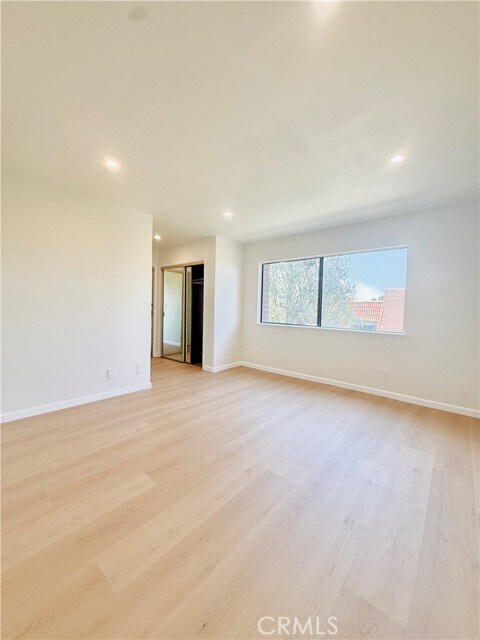 Building Photo - 27939 Ridgebrook Ct