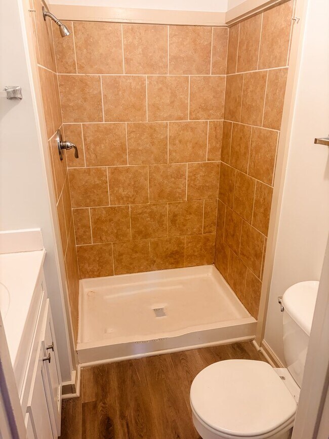 Building Photo - 51 Candlewyck