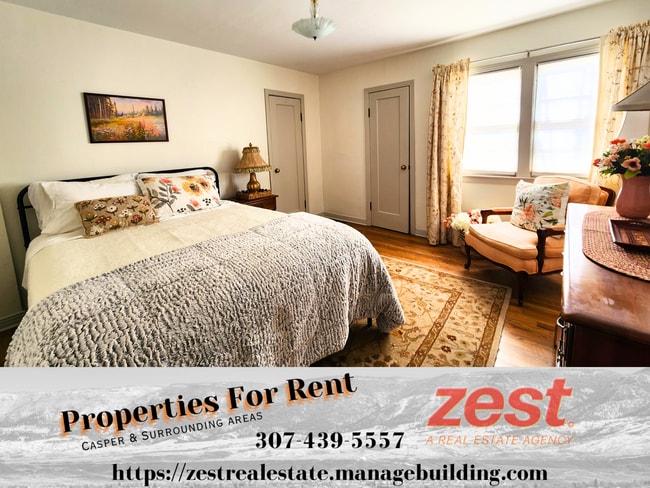 Building Photo - 1905 E 3rd St