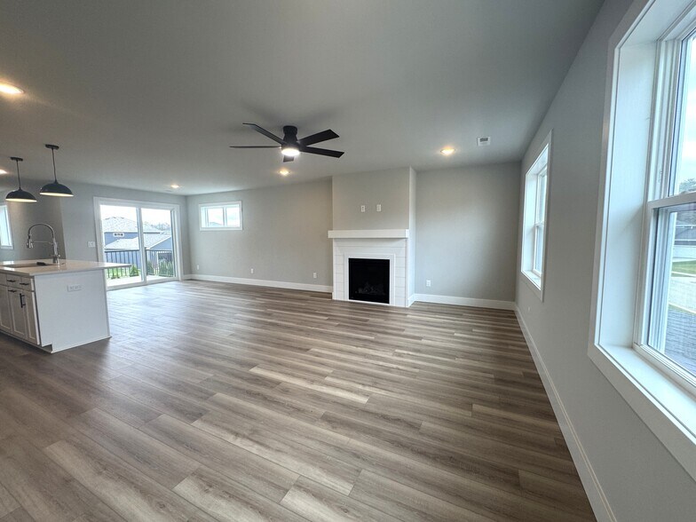 Building Photo - 2798 Endive Dr