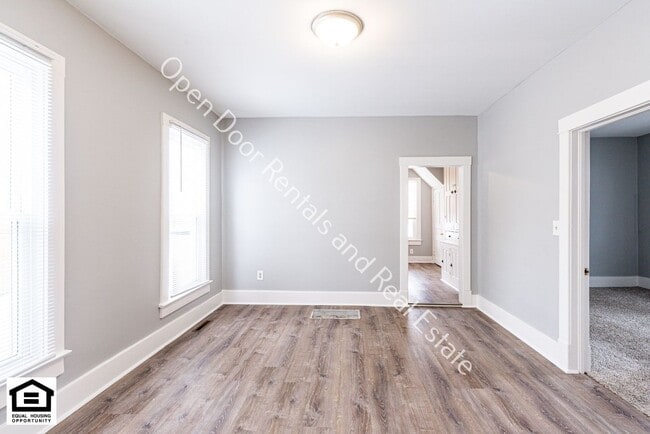 Building Photo - 515 N State St