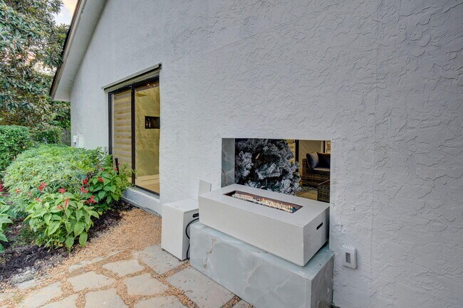 Building Photo - 13302 Doubletree Cir