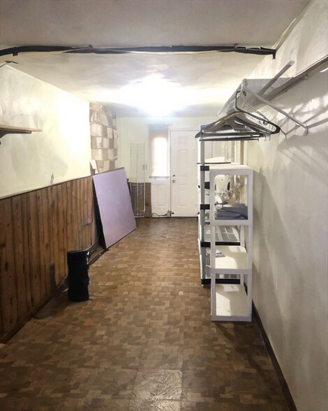 Building Photo - 3 Circuit Ln