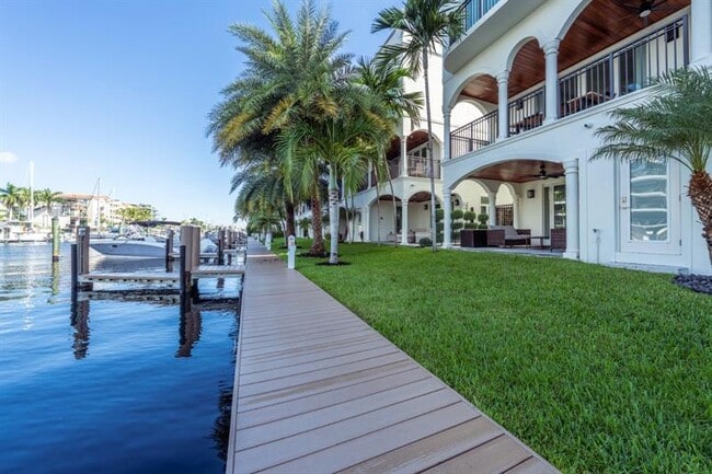 Building Photo - 61 Isle of Venice Dr