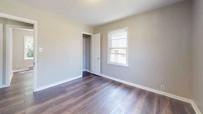 Building Photo - W.130th-Bellaire neighborhood, updated 3 b...
