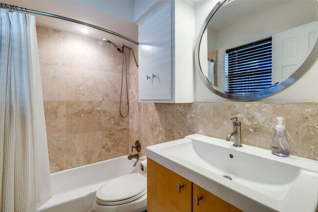 Building Photo - 7350 Fieldgate Dr