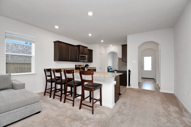 Building Photo - 424 Maple Fawn Dr