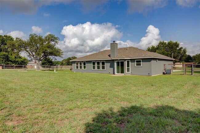 Building Photo - 111 Jane Ellen Cove