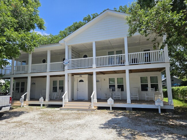 Primary Photo - 130 Sunset Ln