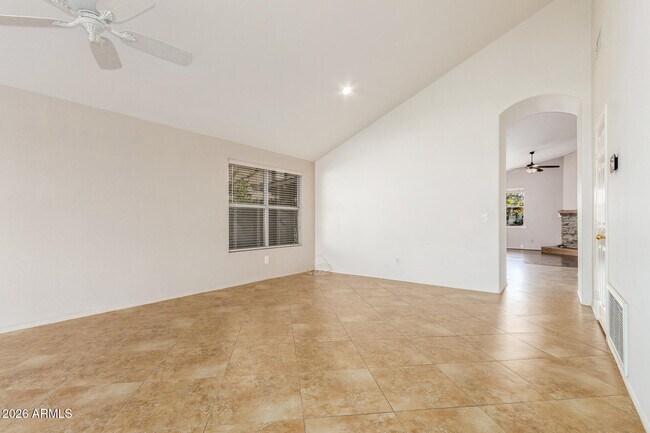 Building Photo - 1629 S Ash Dr