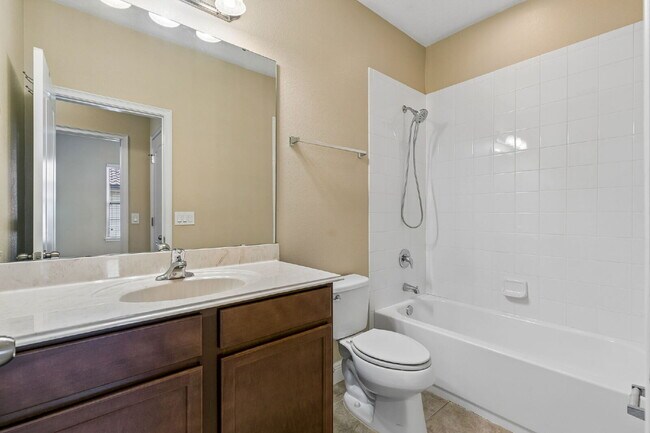 Building Photo - Your Spacious Lake Mary Home Awaits | 4BR, 3.5BA & Resort Amenities