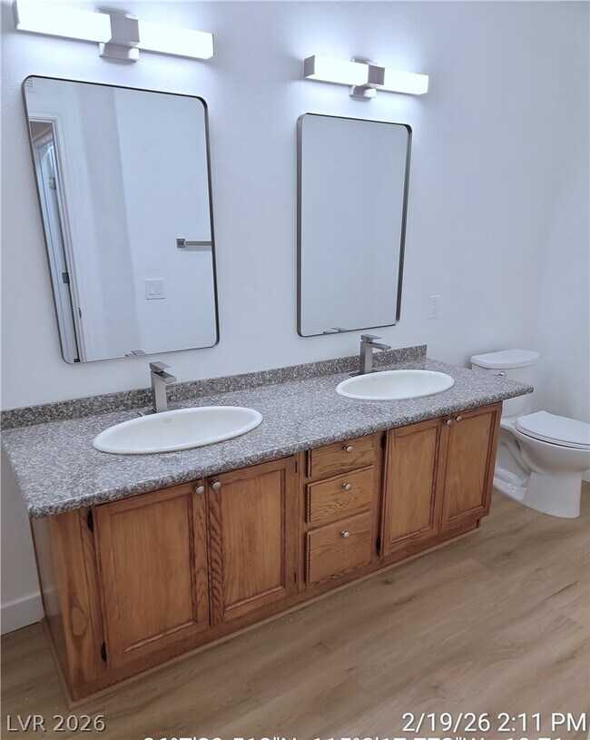 Building Photo - 3400 Cabana Dr