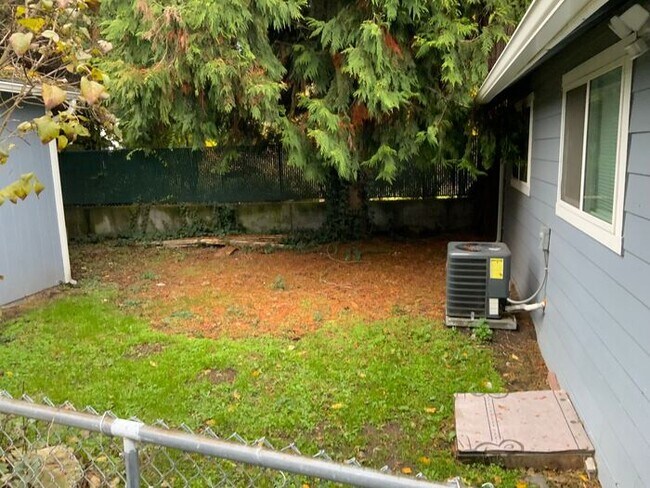 Building Photo - Puyallup Valley 2bdr 2 bath