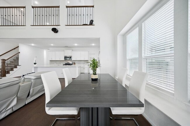 Building Photo - 209 Crimson Rose Ct