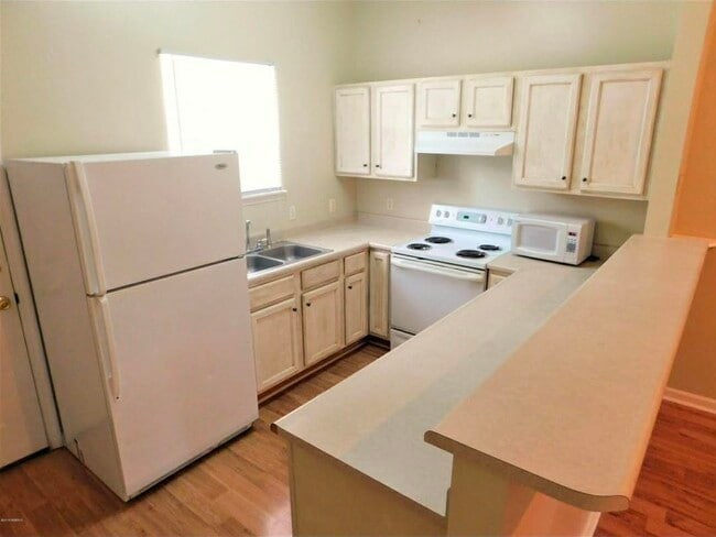 Building Photo - 1501 London Ave