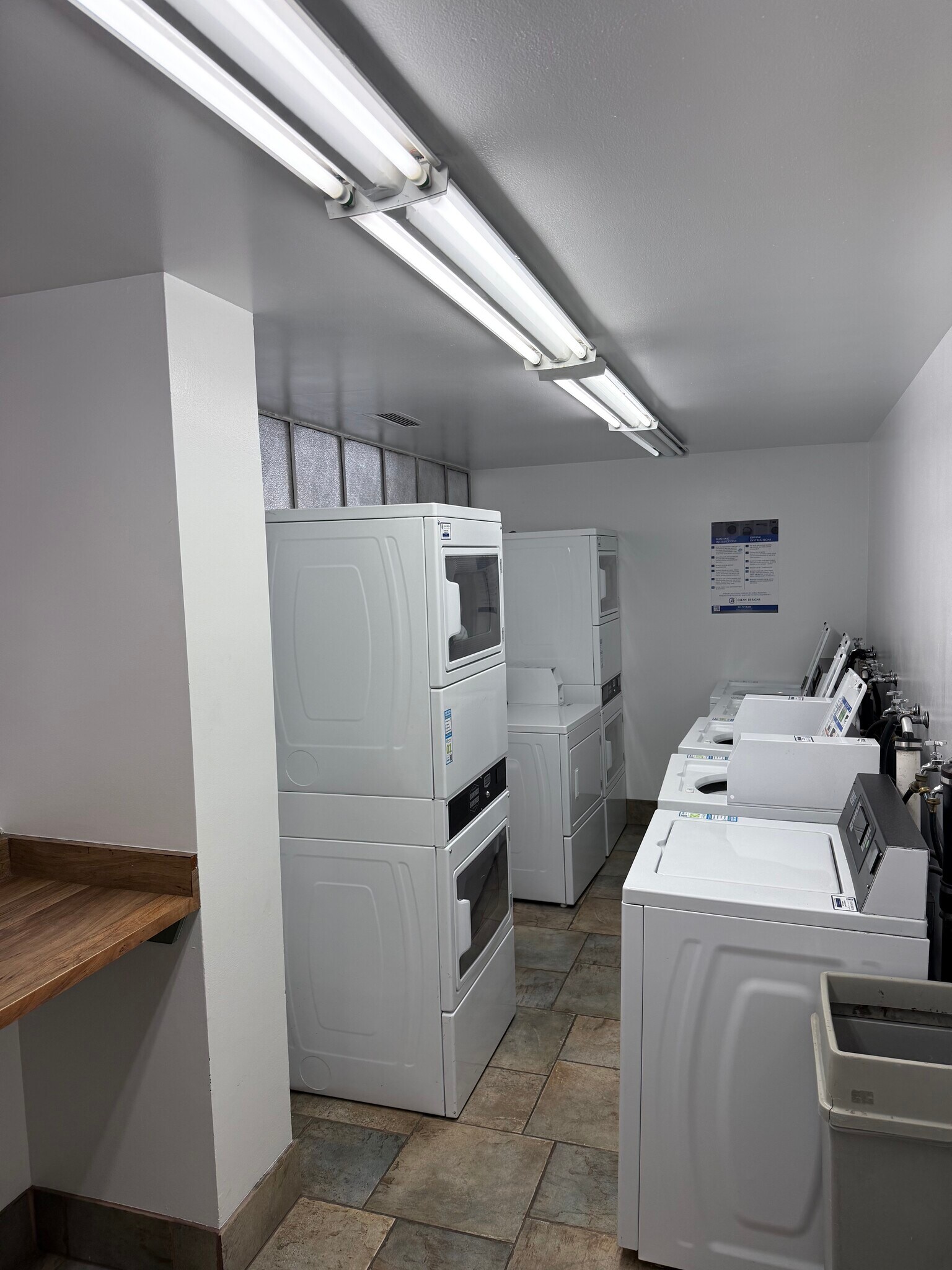 Building Photo - 1121 Albion St