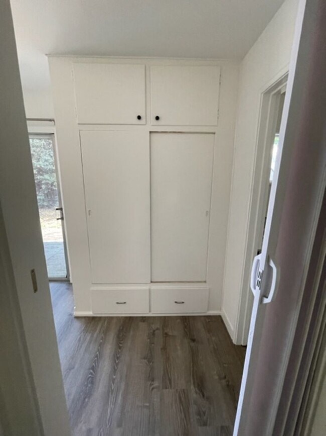 Building Photo - Updated Granny Unit-Prime Montgomery Villa...