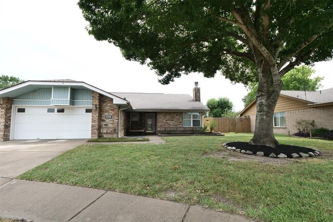 Primary Photo - 15311 Mondrian Dr