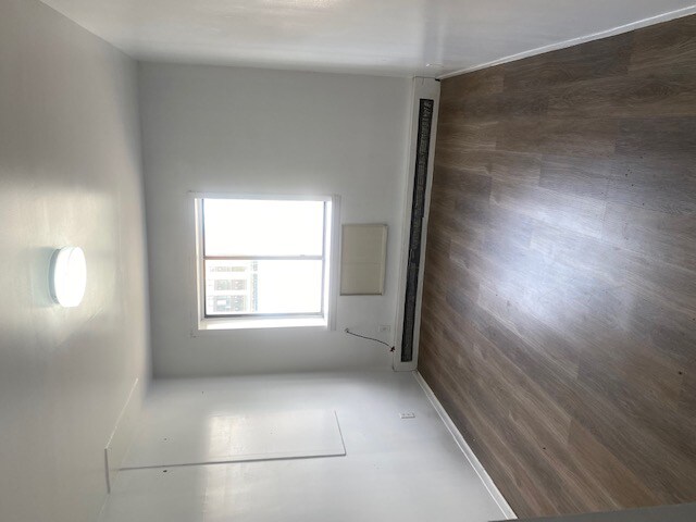 Building Photo - 40-49-49 Case St