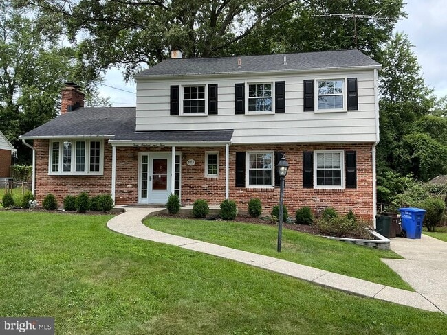 Building Photo - 303 Charlton Ct
