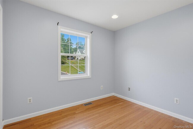 Building Photo - 17 Watkins Dr