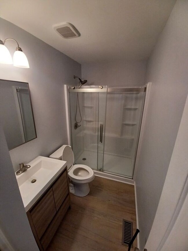 Building Photo - 2BD/2BA Duplex In Conover