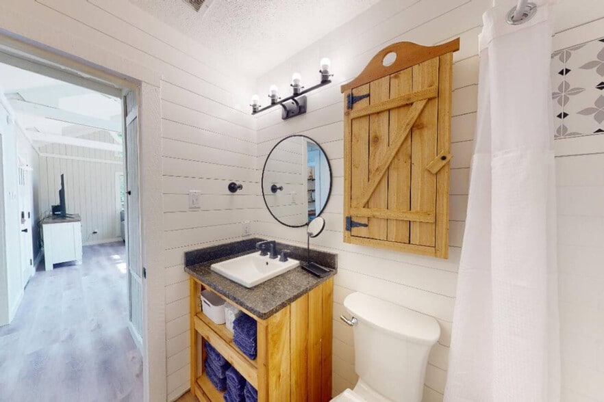 Building Photo - 2171 N Forest Pkwy