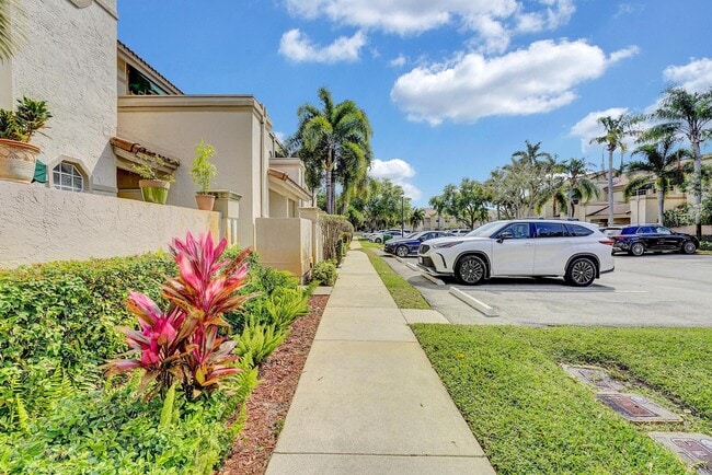 Building Photo - 6555 Via Regina