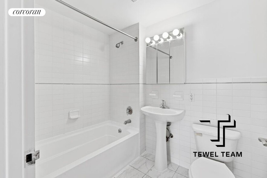 Building Photo - 32 W 139th St