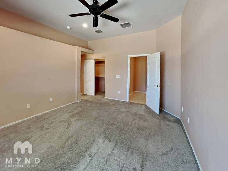 Building Photo - 2455 N Avenida TABICA