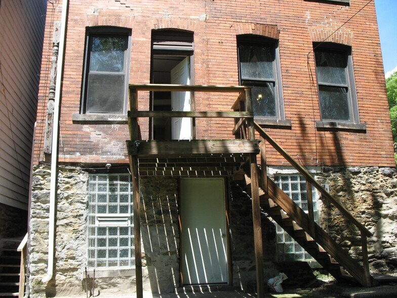 Building Photo - 1170 South Ave