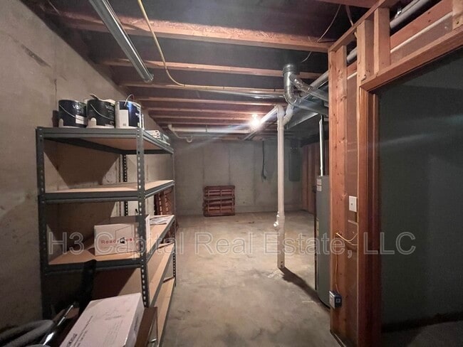 Building Photo - 810 South Moreland Rd