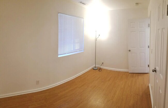 Building Photo - 1072 18th Street