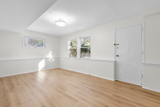 Building Photo - 25 Woodhollow Ln