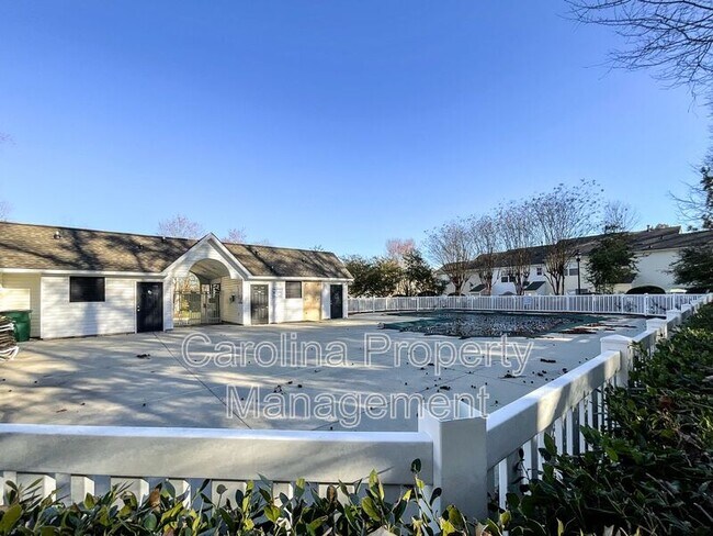 Building Photo - 217 Arlington Downs Blvd