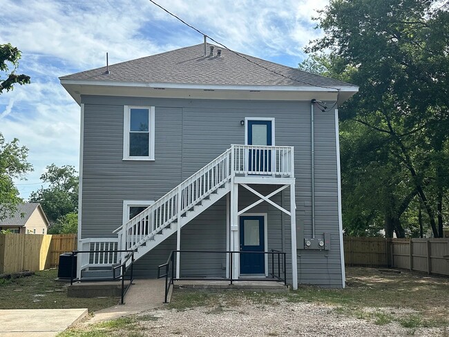 Building Photo - 926 N 14th St