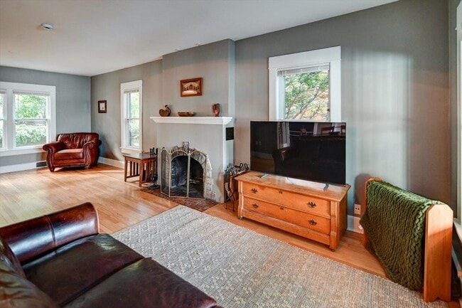 Building Photo - 5026 Lake Mendota Dr