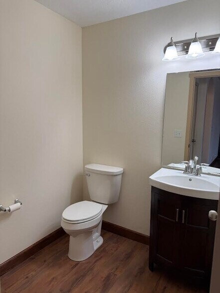 Building Photo - 3420 W Pescador Dr