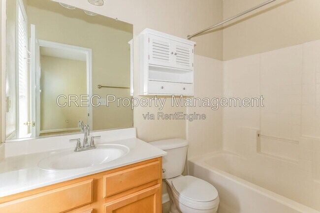 Building Photo - 105 Barberry St