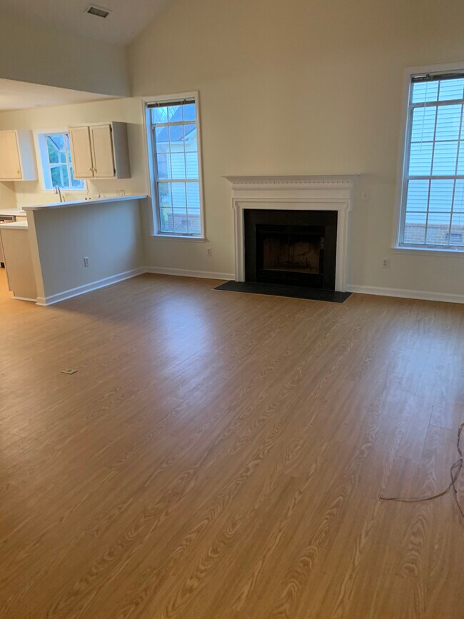 Living room - 1079 Wayfarer Ln