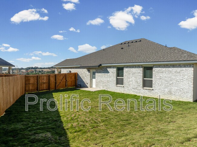 Building Photo - 111 Logan Ct