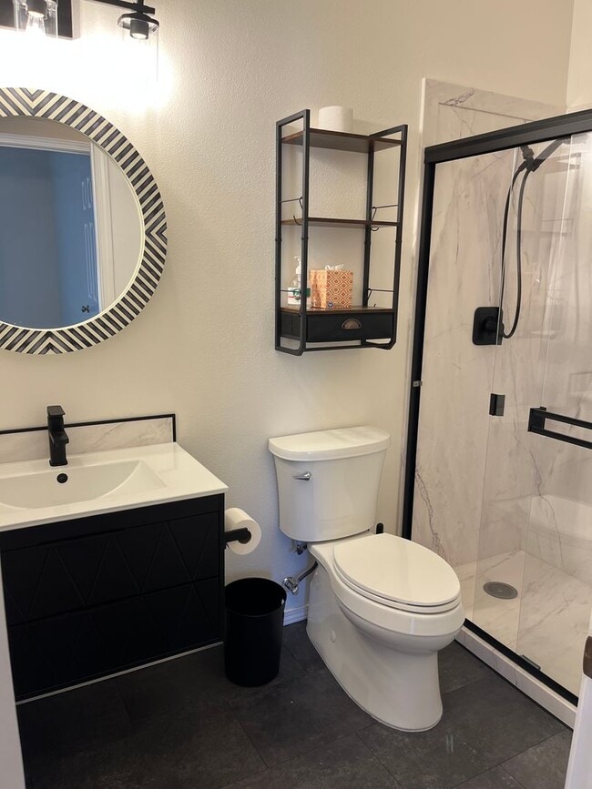 Building Photo - Spacious 3 Bedroom, 2-bathroom Beautiful H...