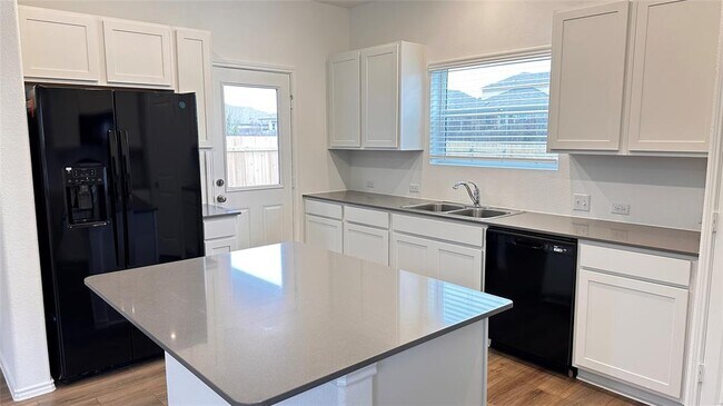 Building Photo - 138 Milliner Lp