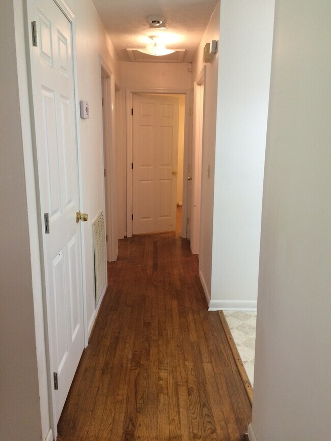 Building Photo - 304 Vann St SW